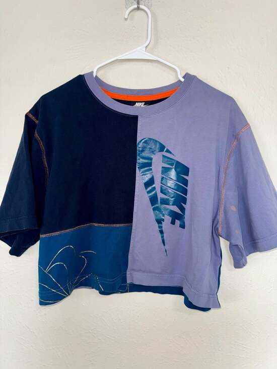 Nike Women's Sportswear Reissue Colorblock Crop T-Shirt - Picture 2 of 7